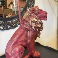 Bordslampa Lejon  målad rosa