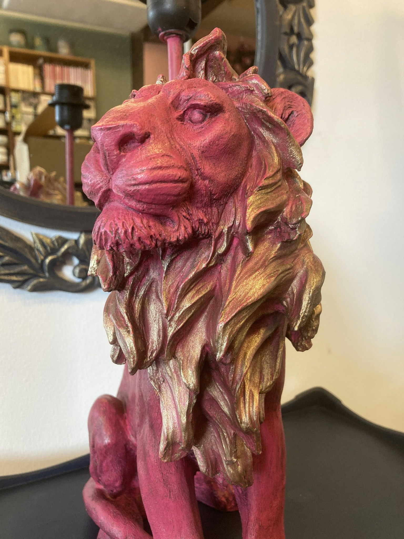 Bordslampa Lejon  målad rosa