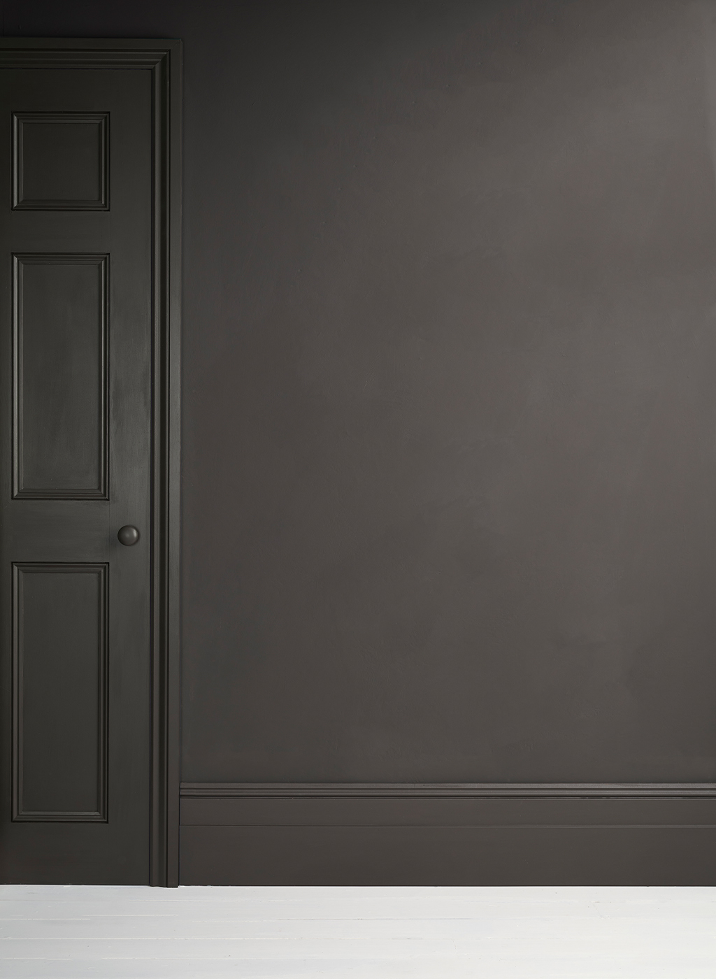Annie Sloan Wall Paint Graphite, Väggfärg, mörkt grå, svagt svart, blyertsgrå, Glada Ungmön