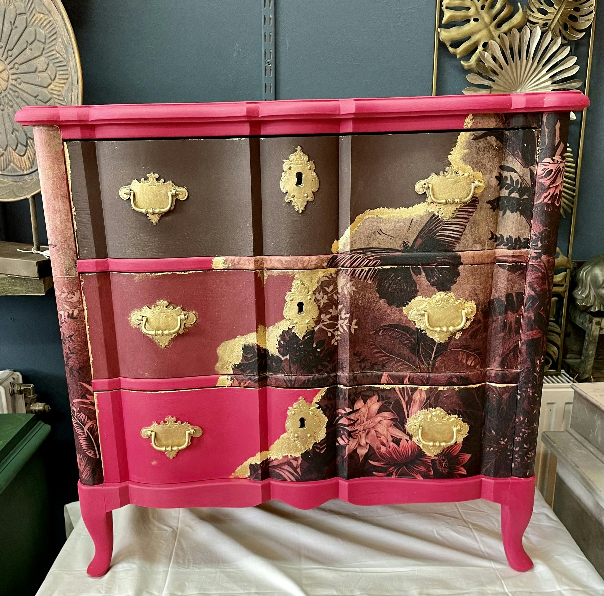 Unik möbel, Byrå, Rosa och guld, Decoupage, Rosa byrå,