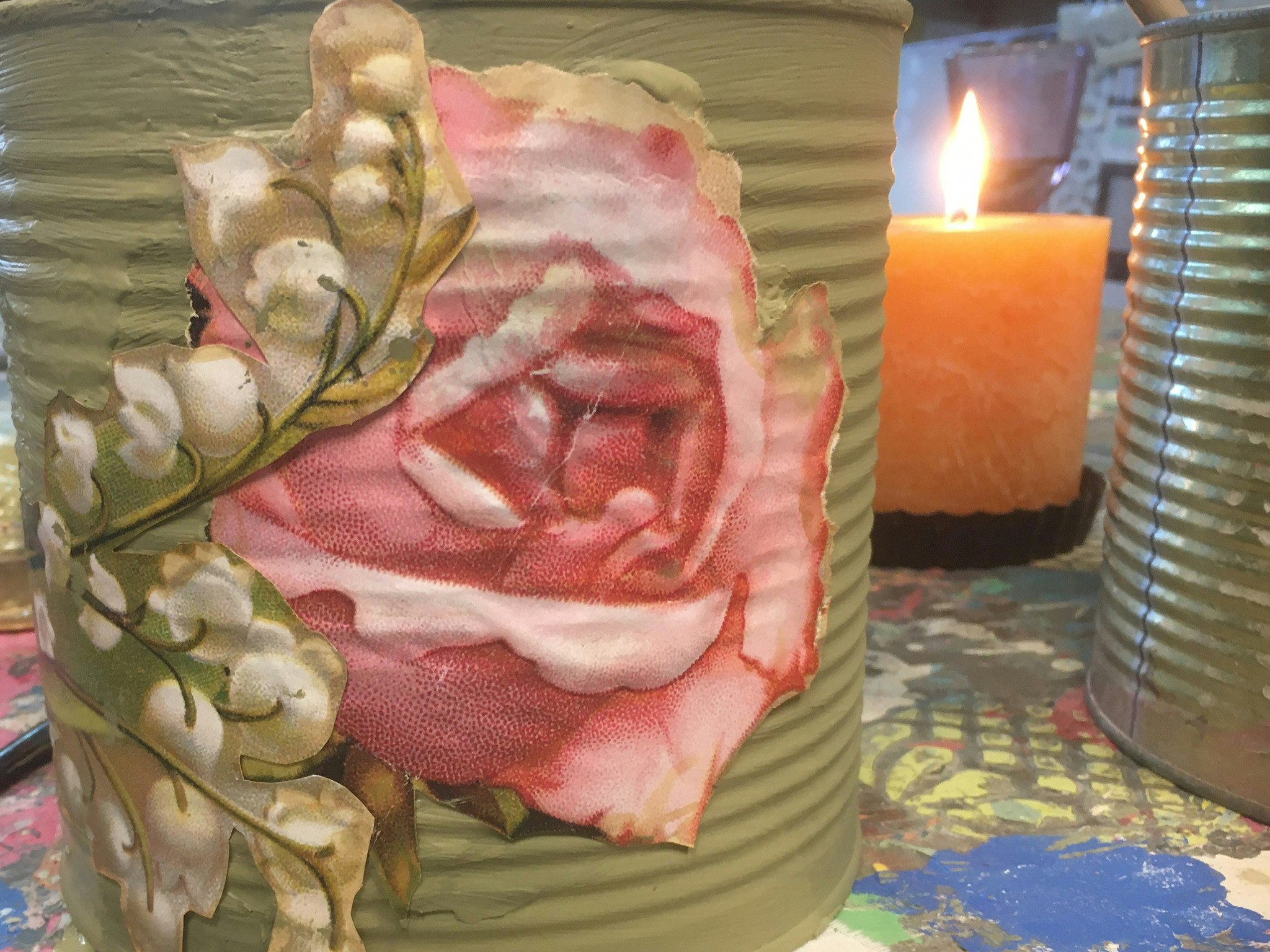 Rostiga och målade burkar, burk med etikett, bild på burk, decoupage, kurs, ros, rosa ros