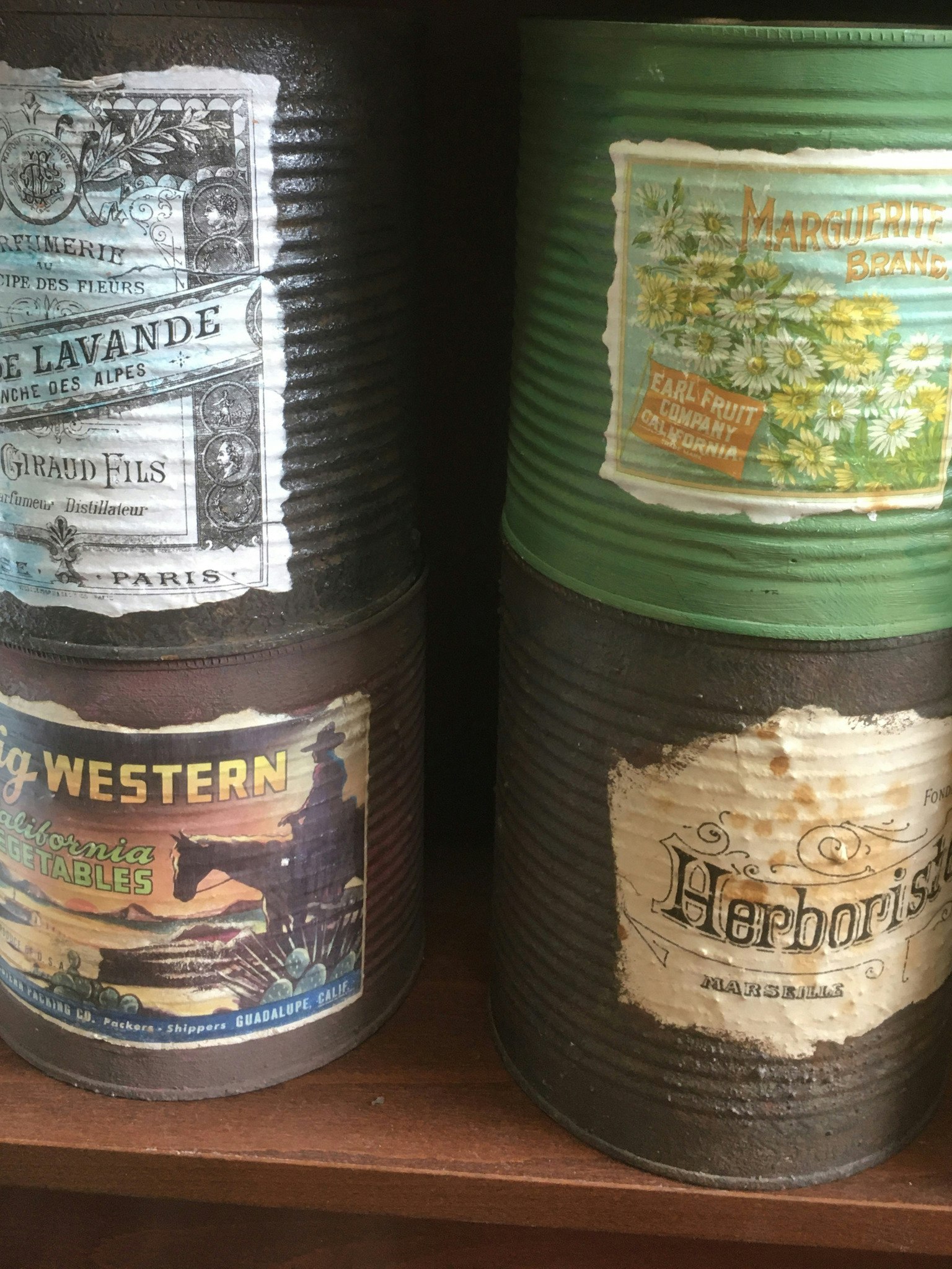Rostiga och målade burkar, burk med etikett, bild på burk, decoupage, kurs