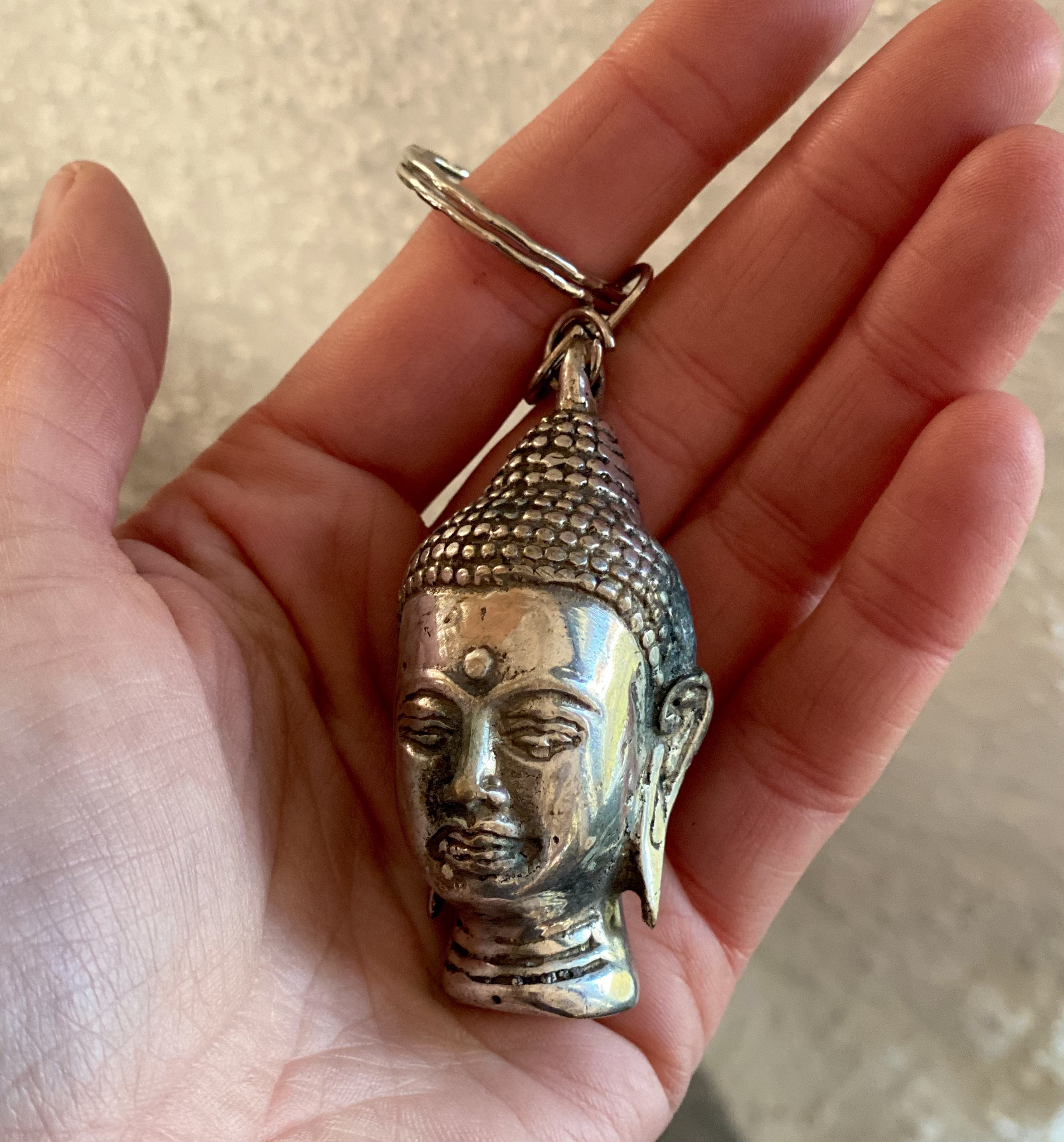 Stor nyckelring med Buddha
