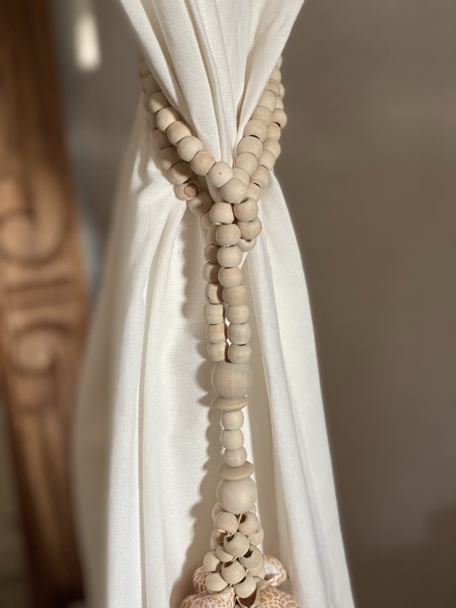 Deco halsband med träpärlor och snäckor