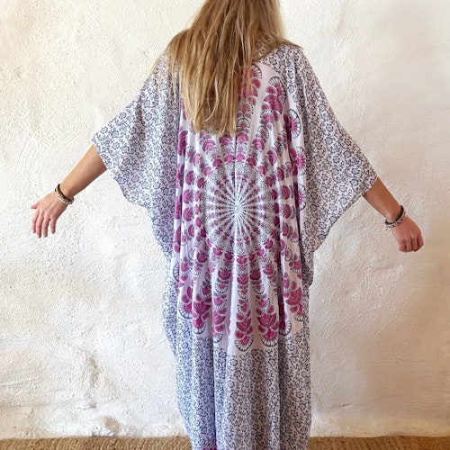 Mandala kaftan grå/vit/rosa