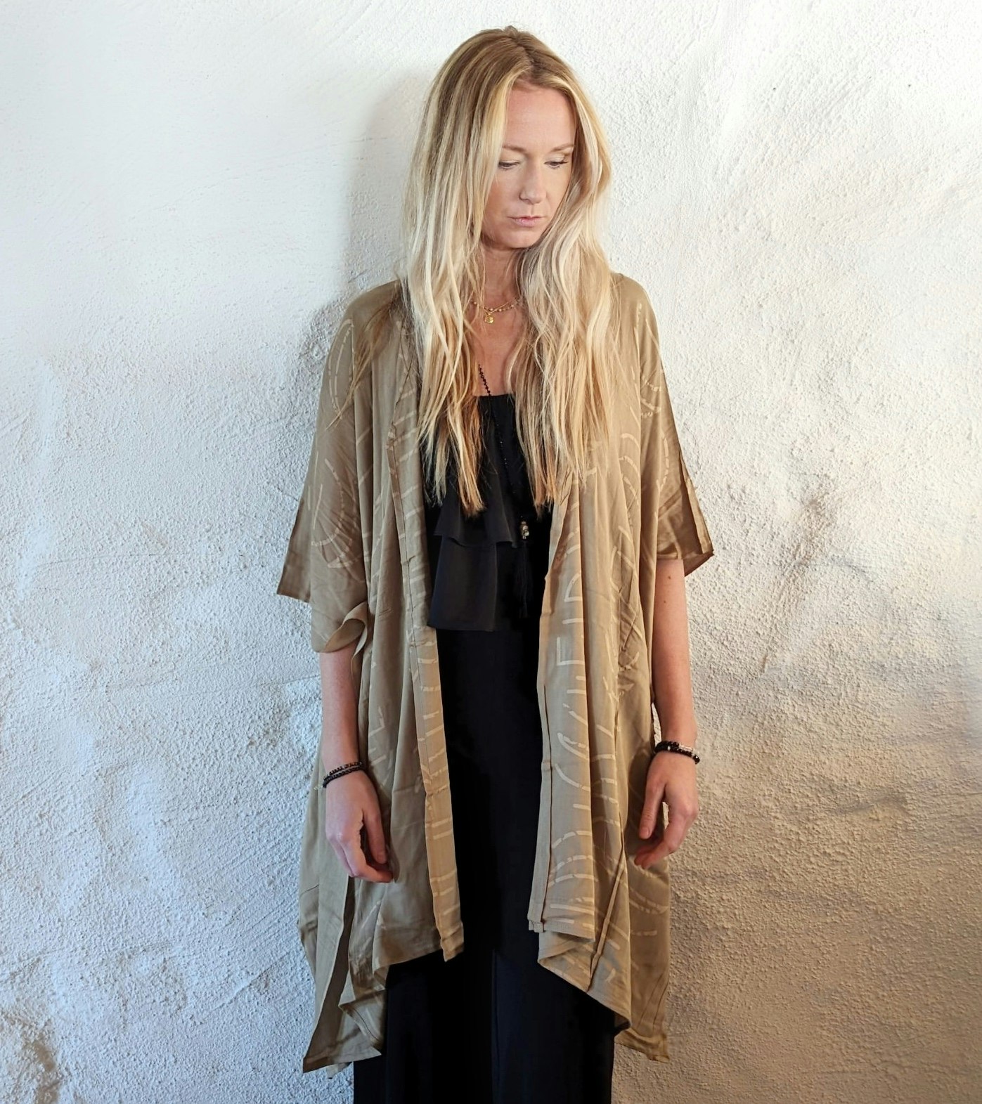 Moonphase poncho sand