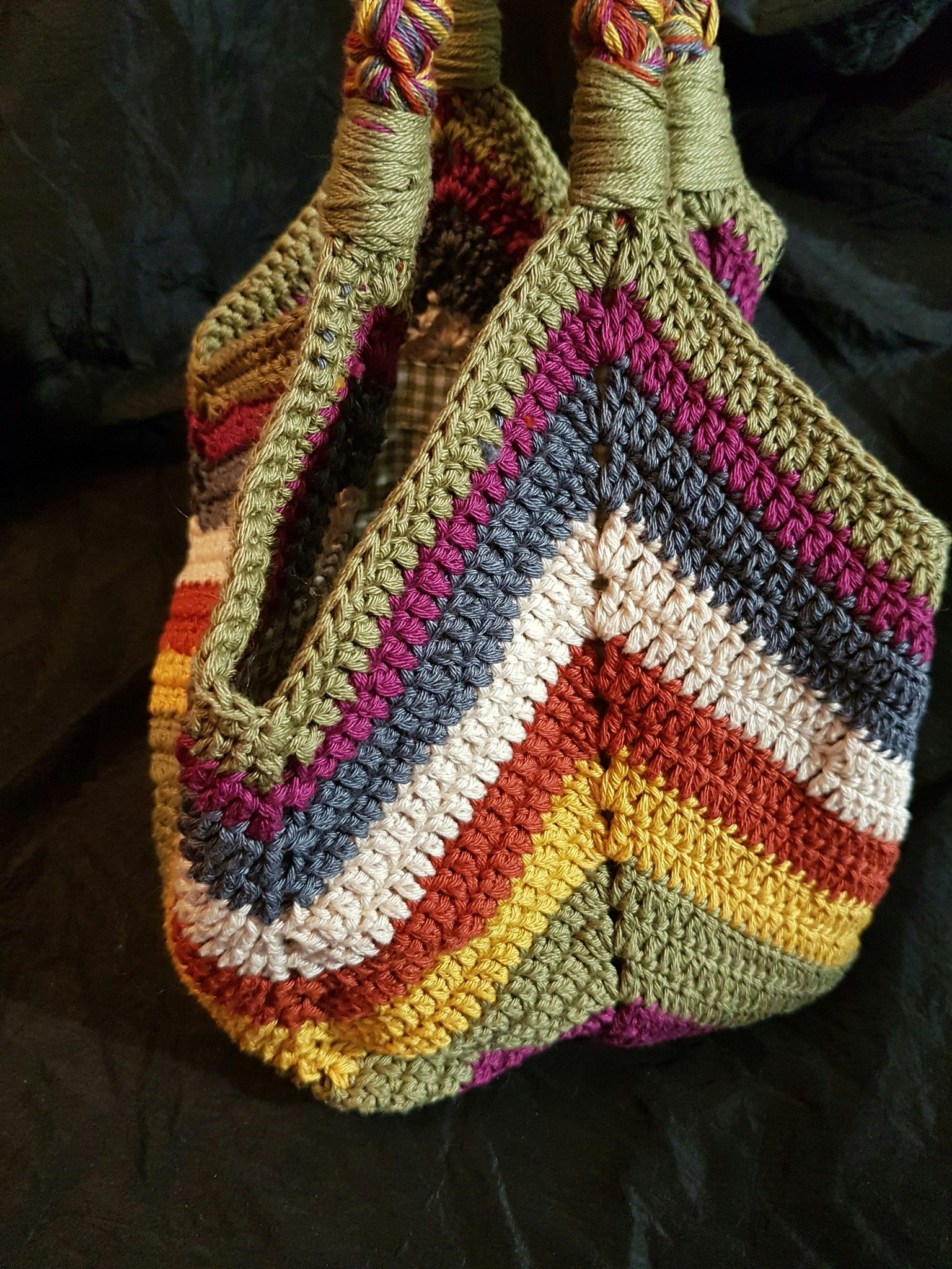 Virkad väska "Granny square bottom bag"