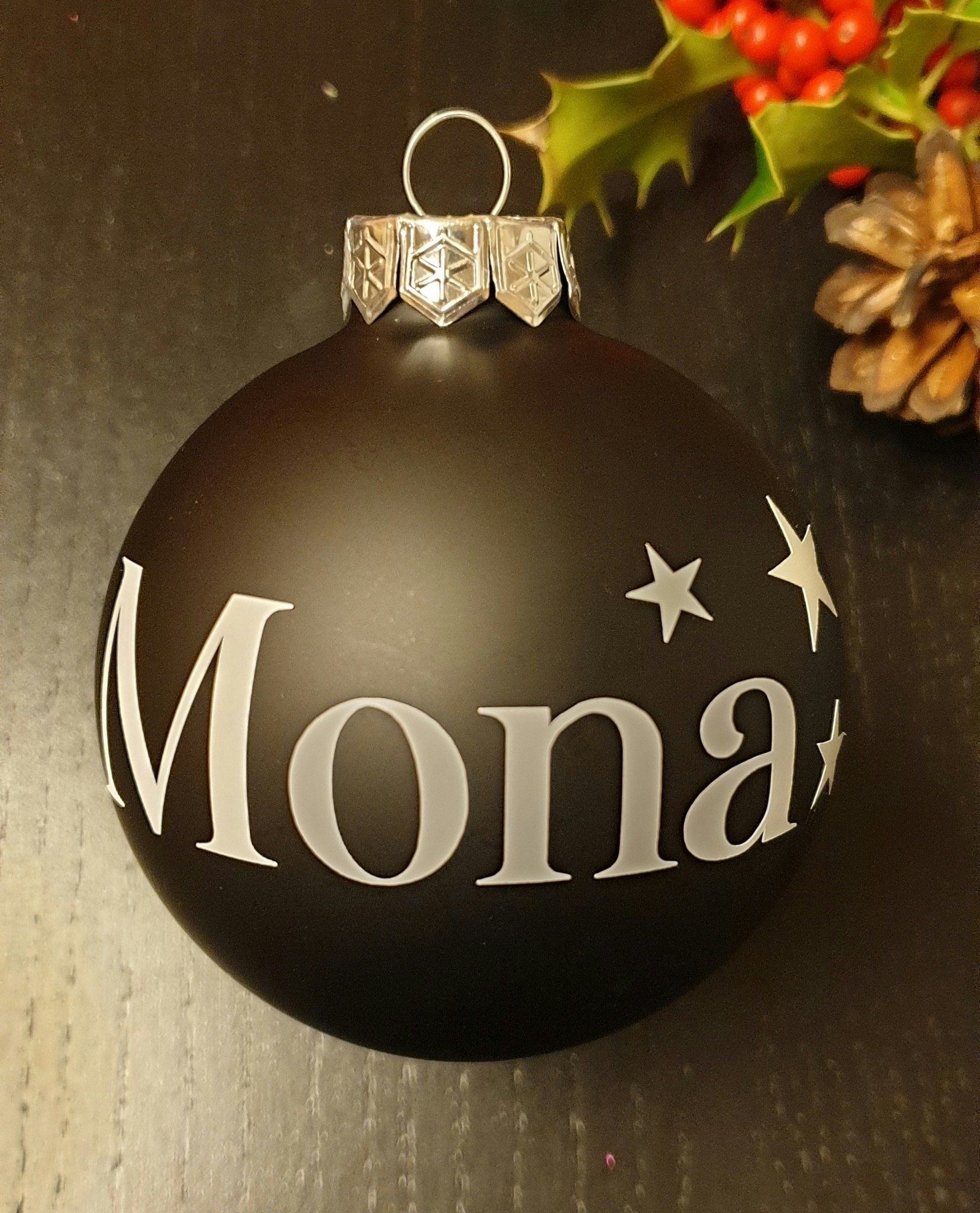 Liten julekule med navn, 6cm.