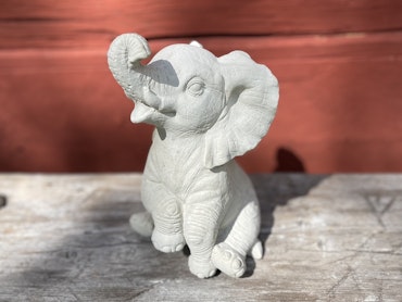 Elefant, sittande