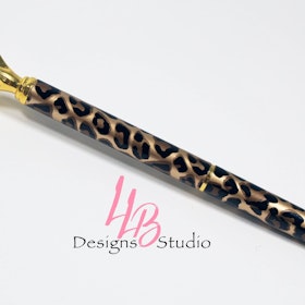 Pen med leopardtrykk