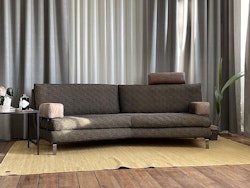 Furinova 3-sits soffa med läderdetaljer