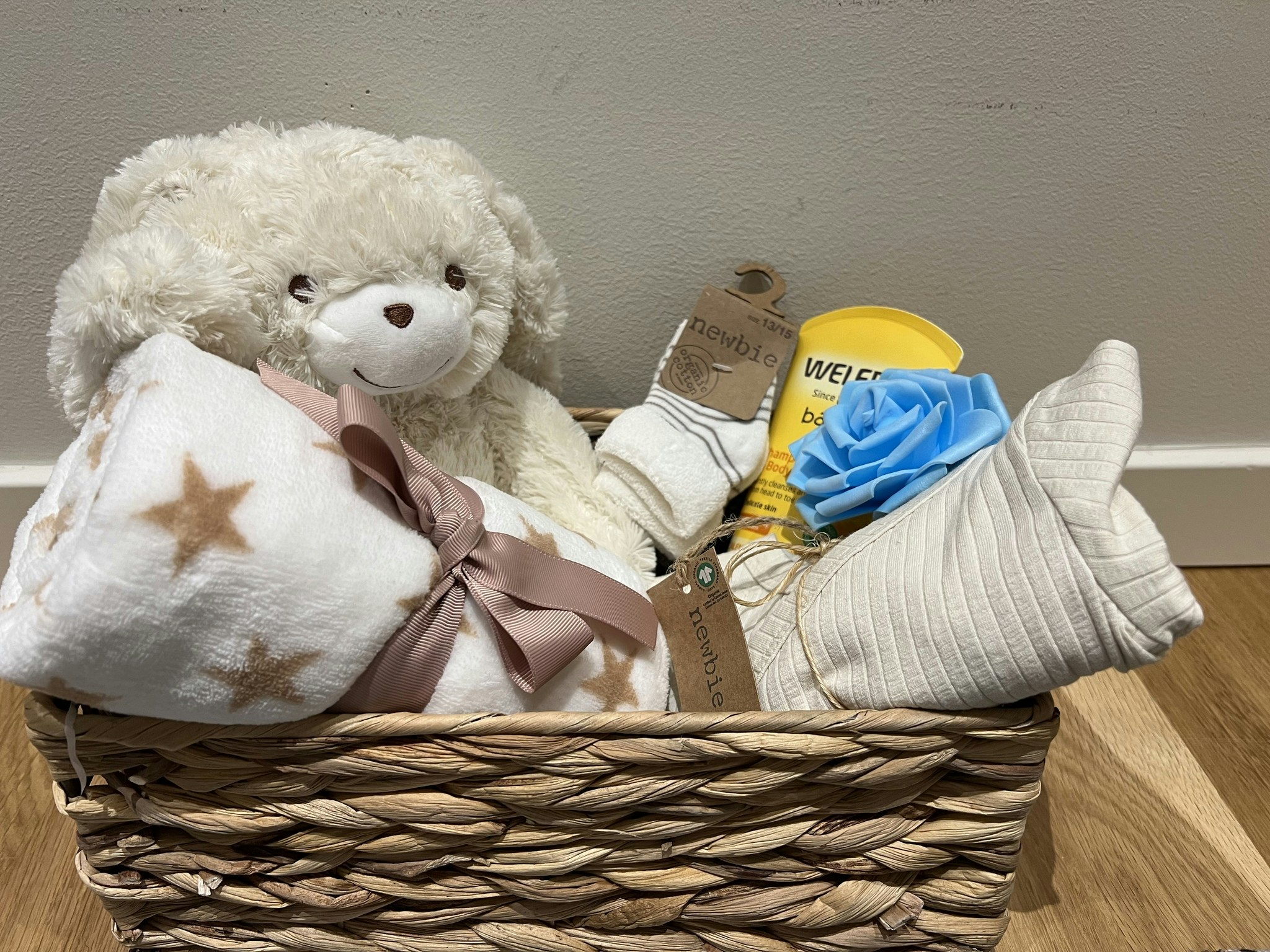 Nyfödd baby presentkorg