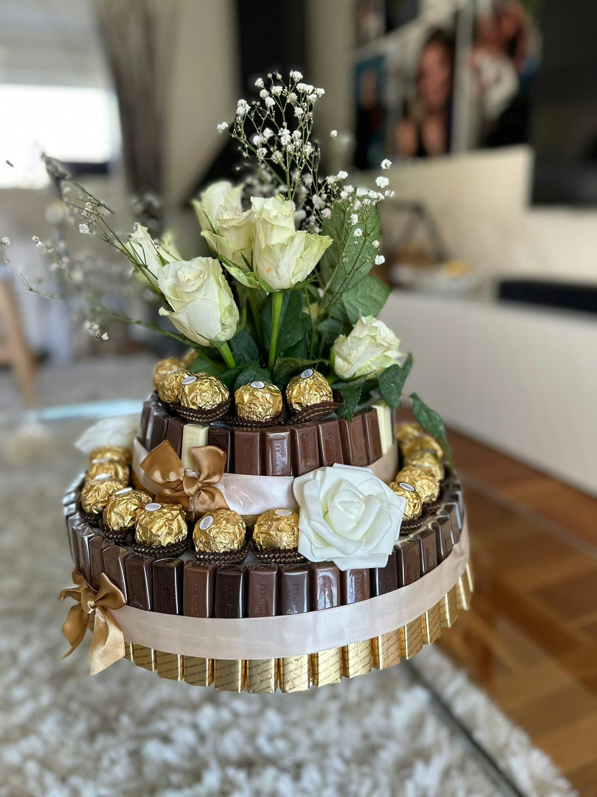 Merci & Ferrero Roche Chokladtårta med blommor