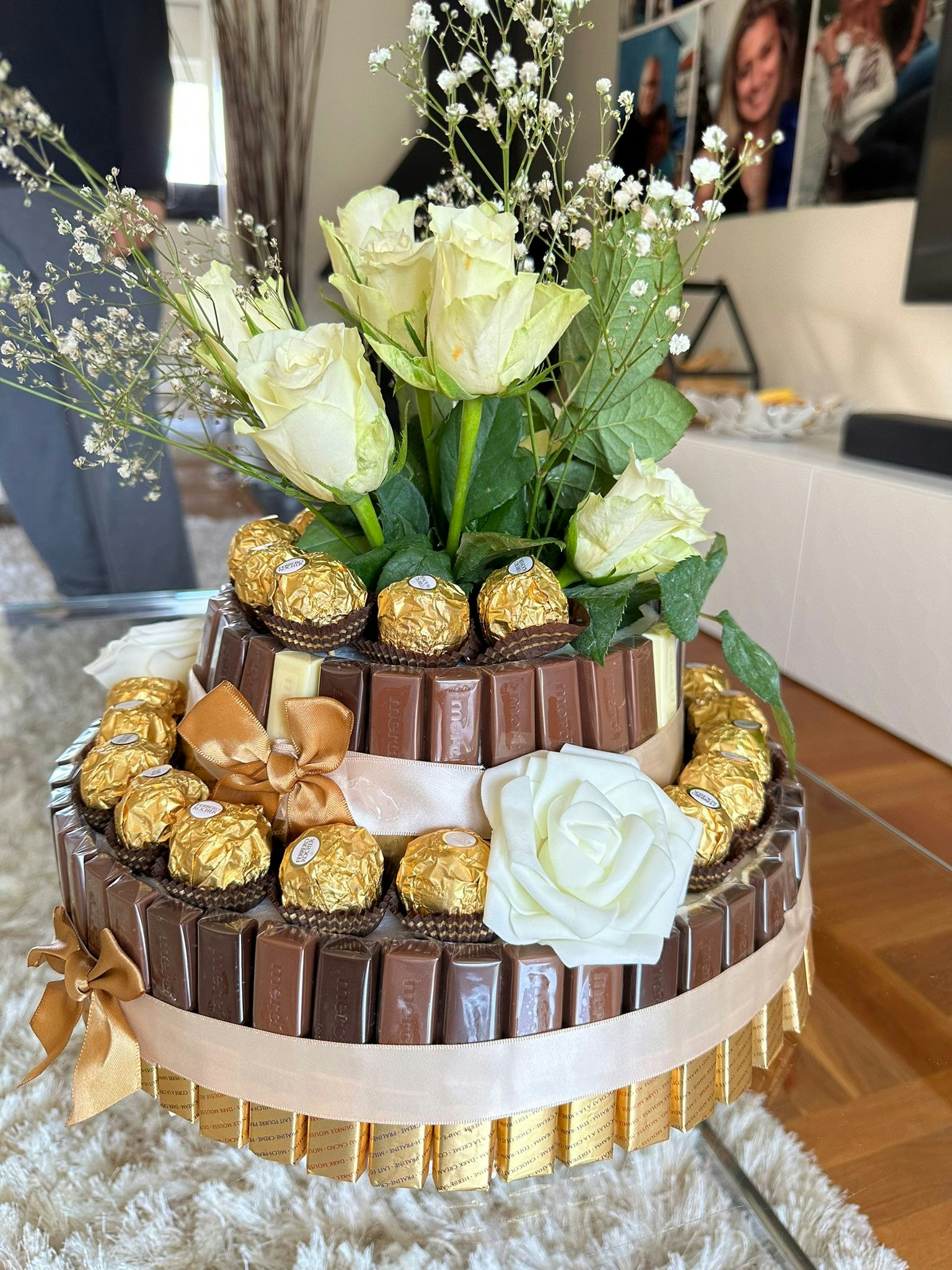 Merci & Ferrero Roche Chokladtårta med blommor