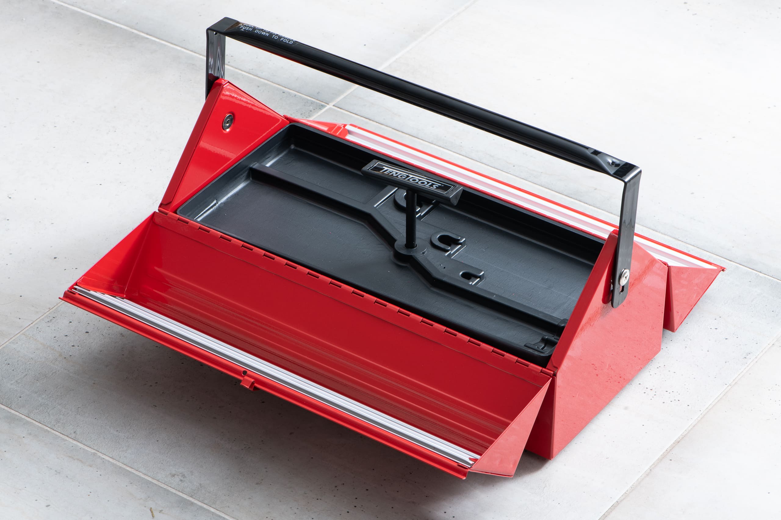 Stor verktygsstas,187 delar i en röd metall låda, Teng Tools