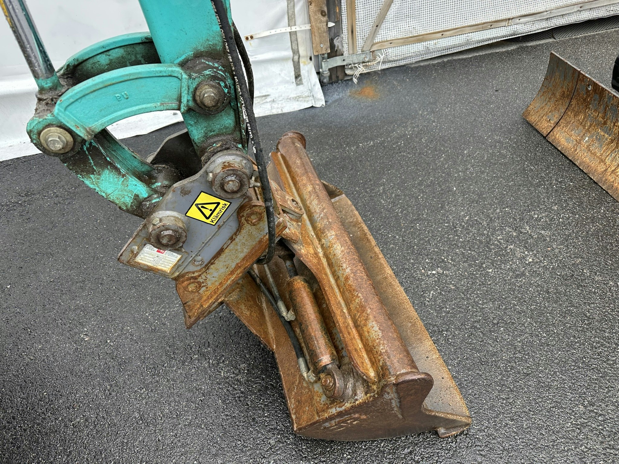 Kobelco SK17SR-3