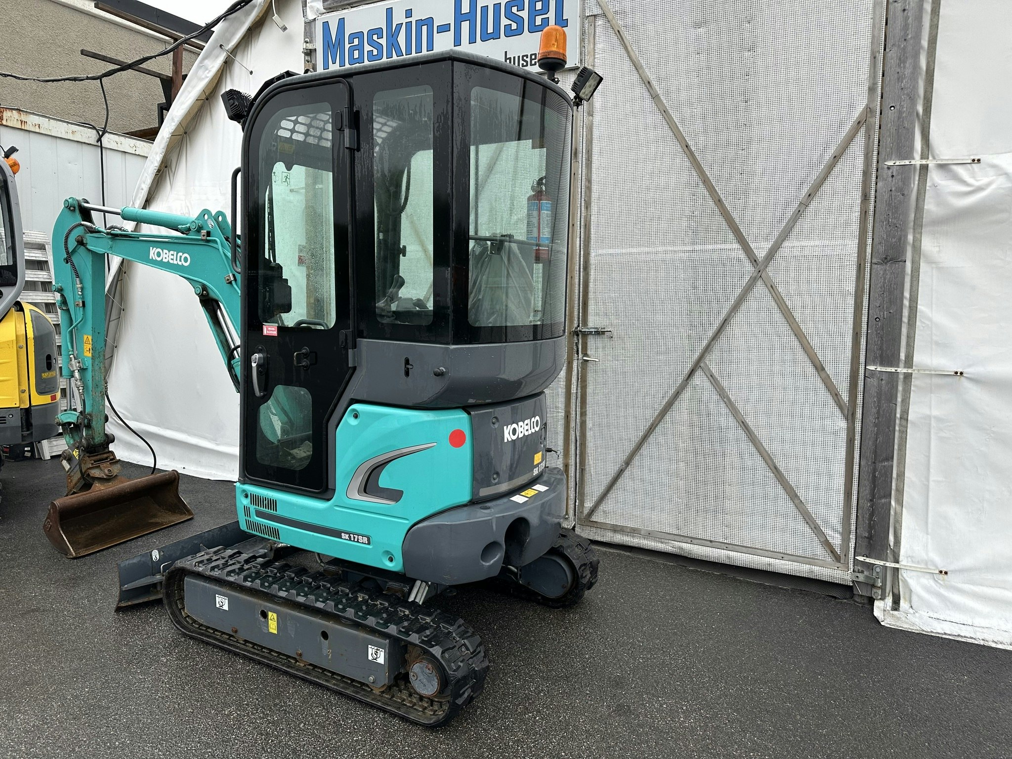 Kobelco SK17SR-3