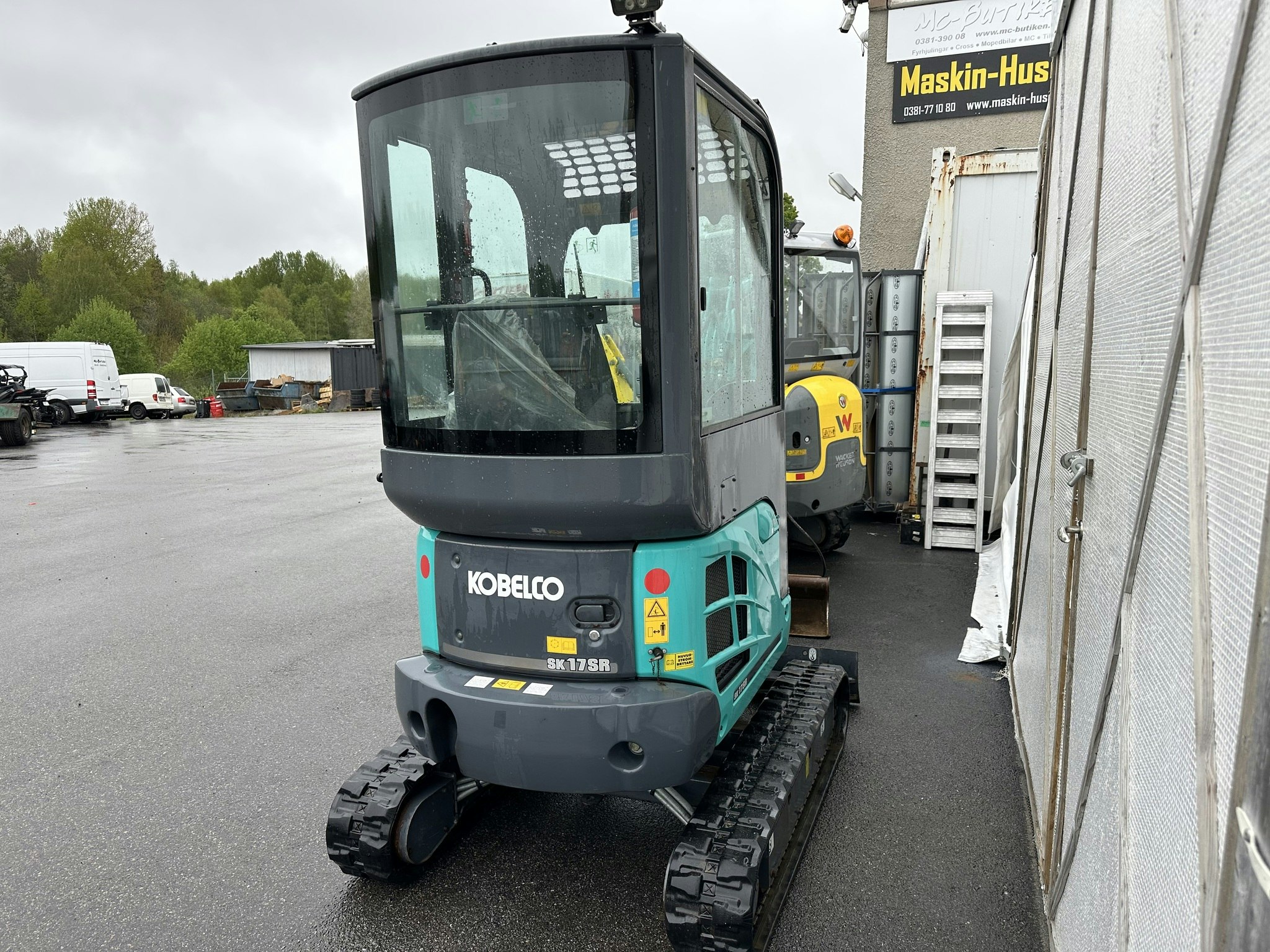 Kobelco SK17SR-3