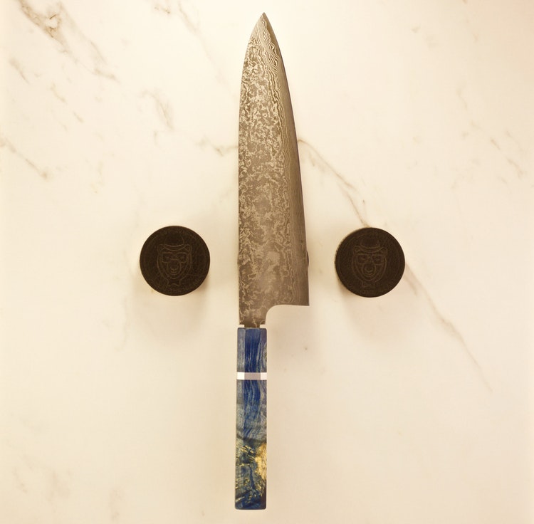 Knife puck