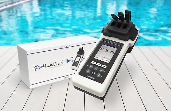 Pool Lab 2 mäter värdena på ditt vatten enkelt och exakt