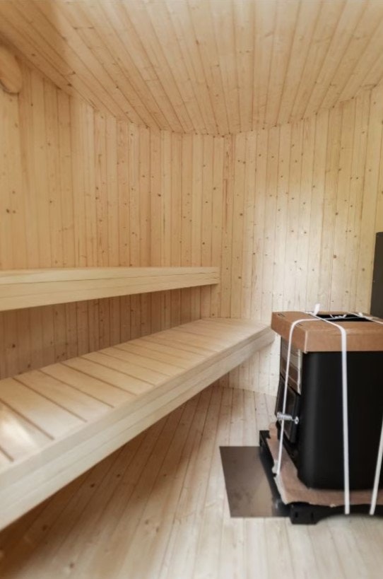 Bastutunna FYR - En elegant och funktionell bastutunna för avkoppling och värme