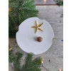 Frida Nilsson Keramik Höganäs Handgjord keramik kakfat på fot guldstjärna jul pralinfat