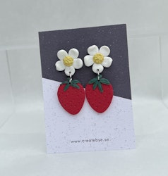 Jordgubbar/blommor