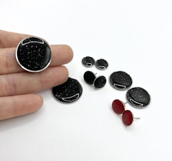 Studs (glitter/gloss)