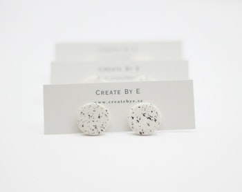 Studs (svart stänk)