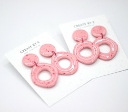 Uneven circle (rosa/hallonstänk gloss)