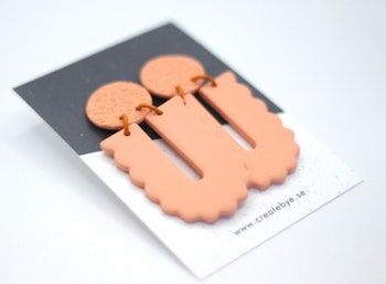 Biscuit (peach/orange)