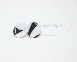 Studs (svart/vit gloss)