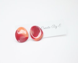 Glossy stone stud