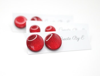Glossy studs (röd/metallic) flera storlekar