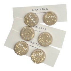 Glossy studs (beige/guldstänk) 2cm
