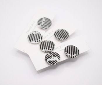 Glossy studs (ränder) 2cm