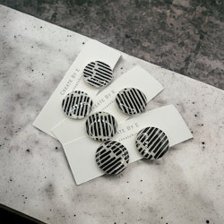 Glossy studs (ränder) 2cm