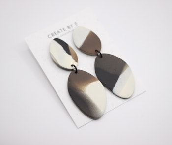 Smooth stone (svart/brun)