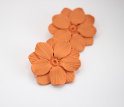 Större blommor (studs)