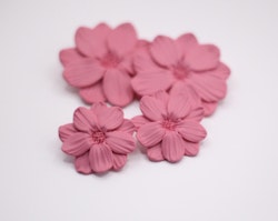 Större blommor studs (cerise) två storlekar