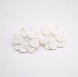 Blommor studs (vit)