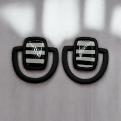 Studs (svart/randig)
