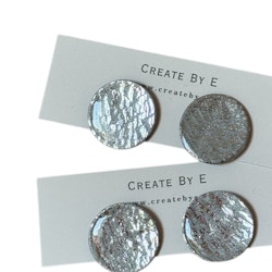 Glossy studs (silver)