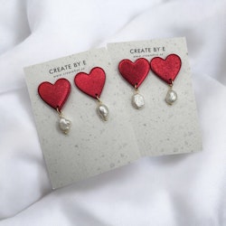 Hjärtstuds pärla (röd/metallic)