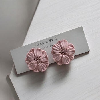 Blommor studs (ljusrosa) 2,5cm