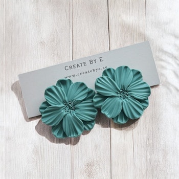 Blommor studs (grön/blå) 3cm