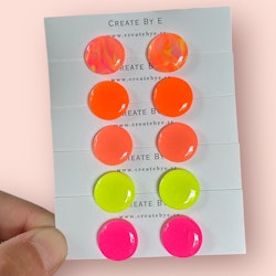 Studs (neon/gloss) flera färgval