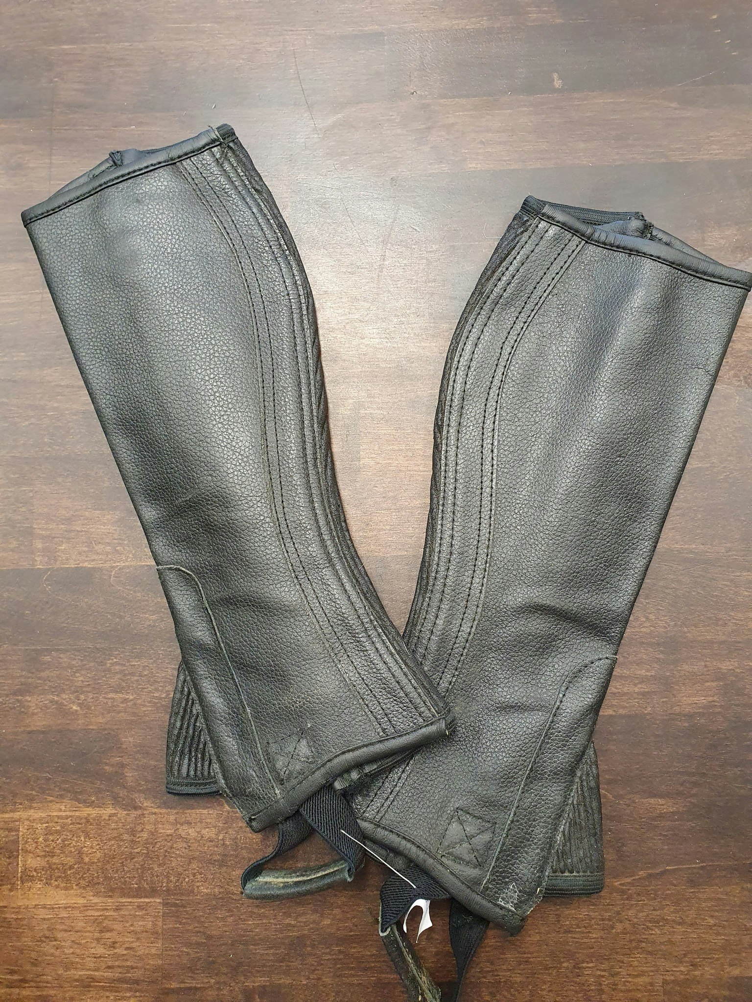 Svarta shortchaps, Längd 34cm (8år)