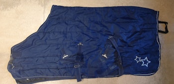 Blått täcke Hansbo sport, 135cm