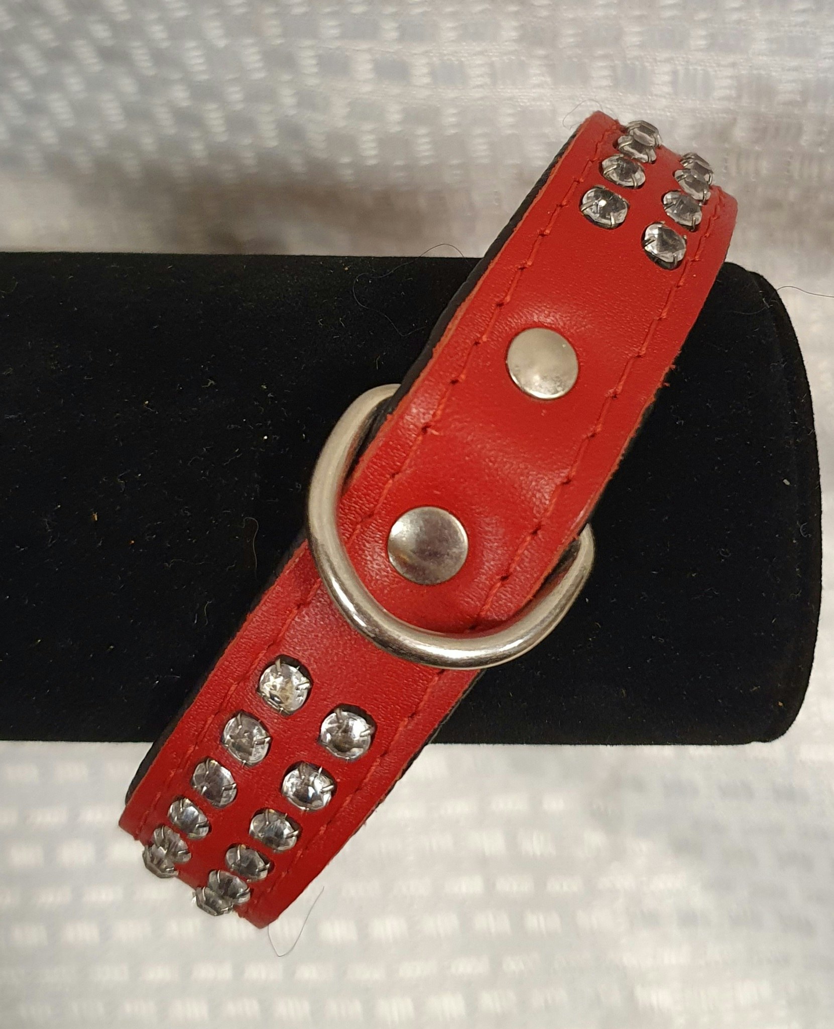 Rött halsband med Strass, ca 30-36cm